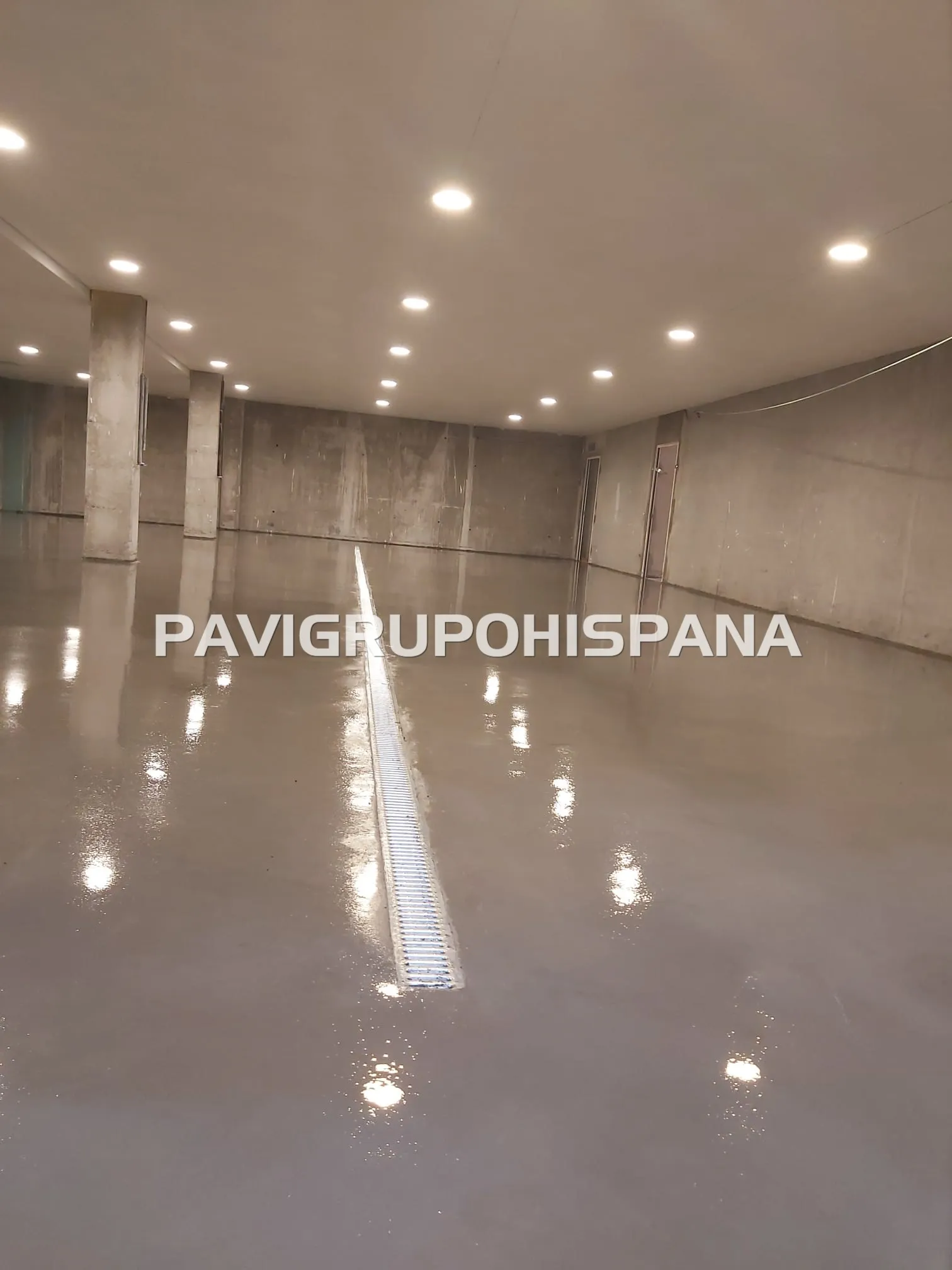 Vertido de hormigón pulido en obra