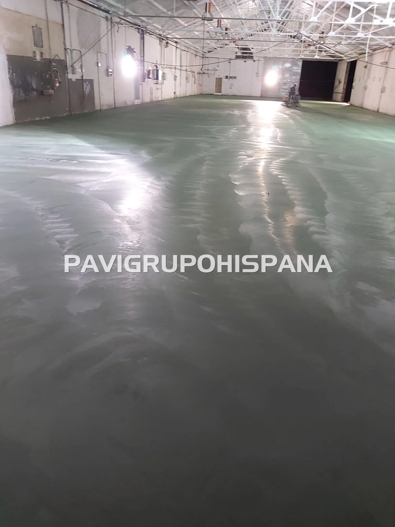 Acabado final hormigón pulido espejo